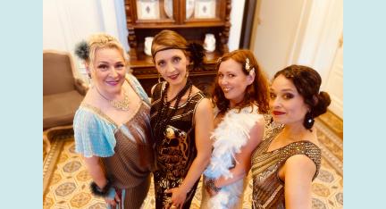 Femmes Fatales - Glitzer, Glamour & vier Stimmen