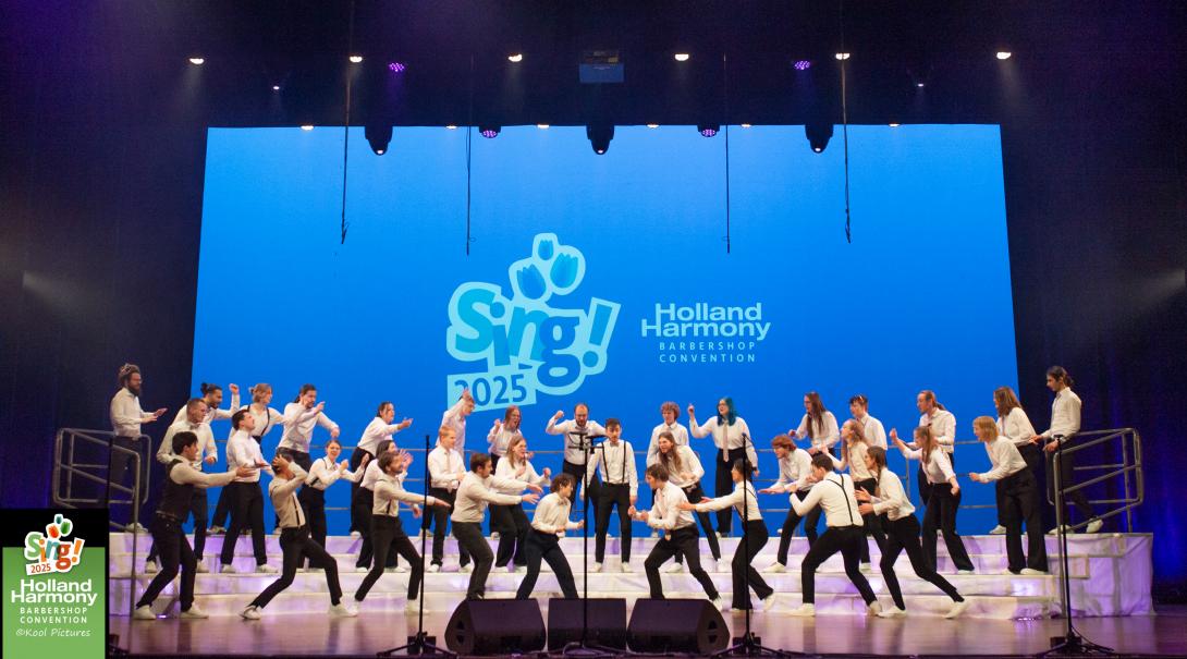 ein Bild des BinG! Youth Chorus auf der Bühne der SinG! Holland Harmony Convention. Foto: Eric Ideler